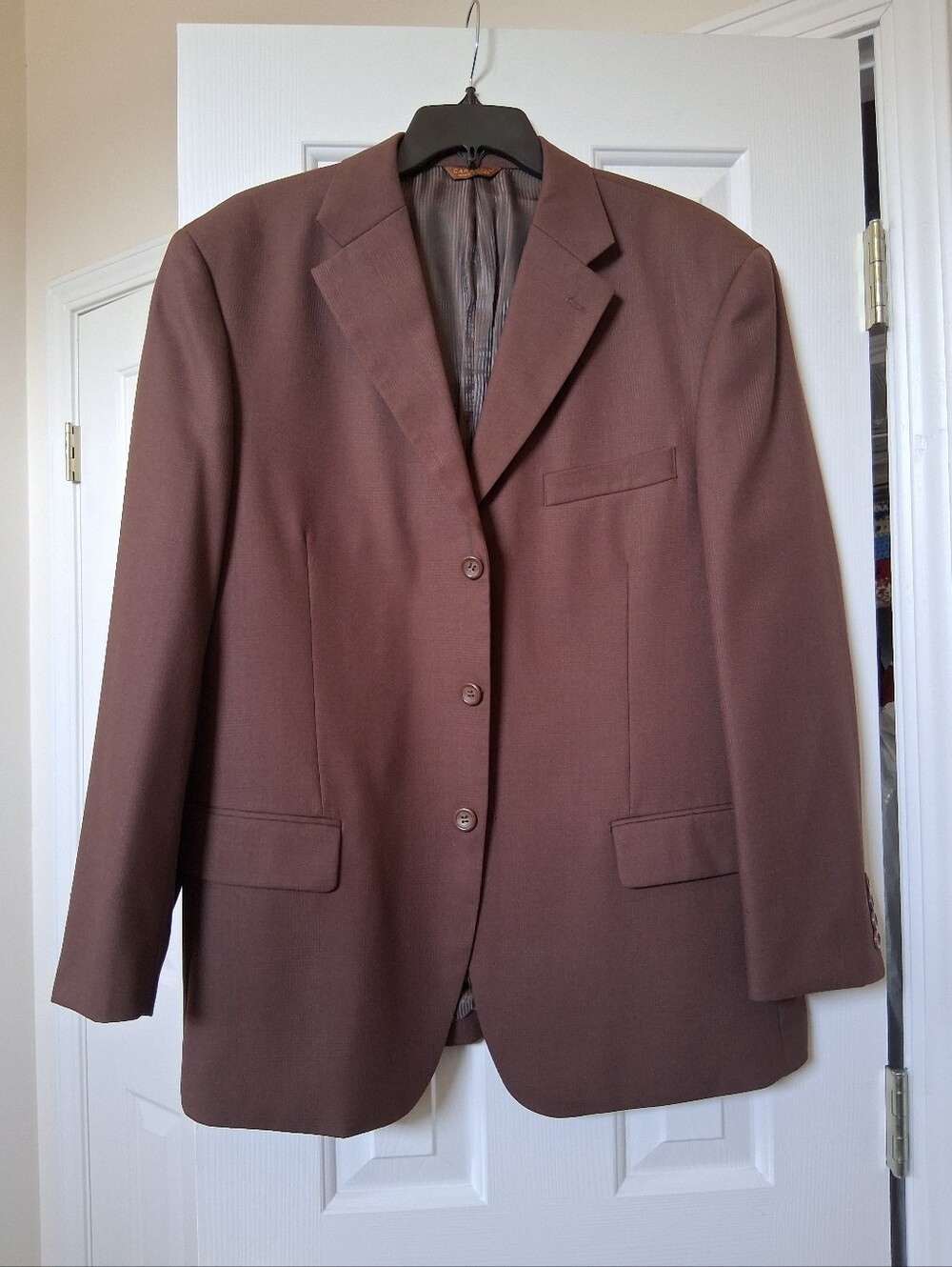 Classic Men's Brown Suit - Versatile Three-Button Sport Coat